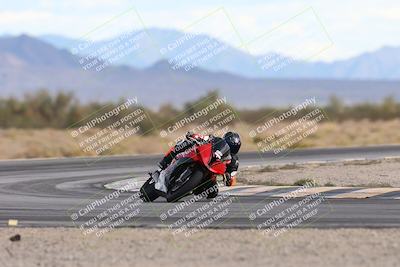 media/Nov-16-2025-Race Pace (Sun) [[8c5fa54630]]/Non Verified Riders (1st 20 Minutes)/5-Turn 15 (110pm)/